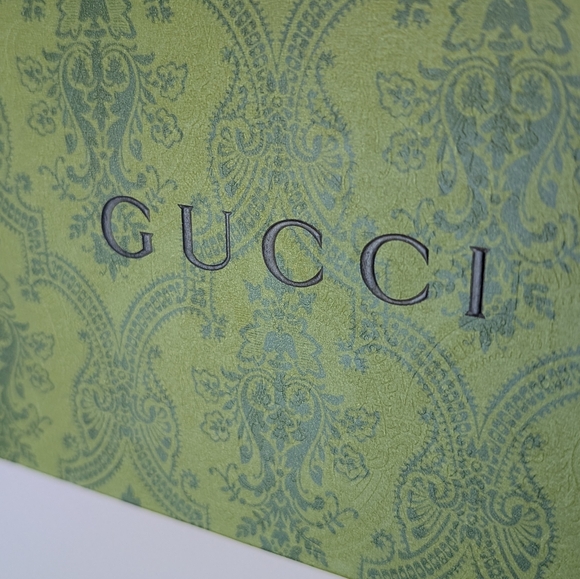 Gucci Gift Box, Green Embossed Patterning - Picture 15 of 16